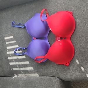 2x Body kiss bras